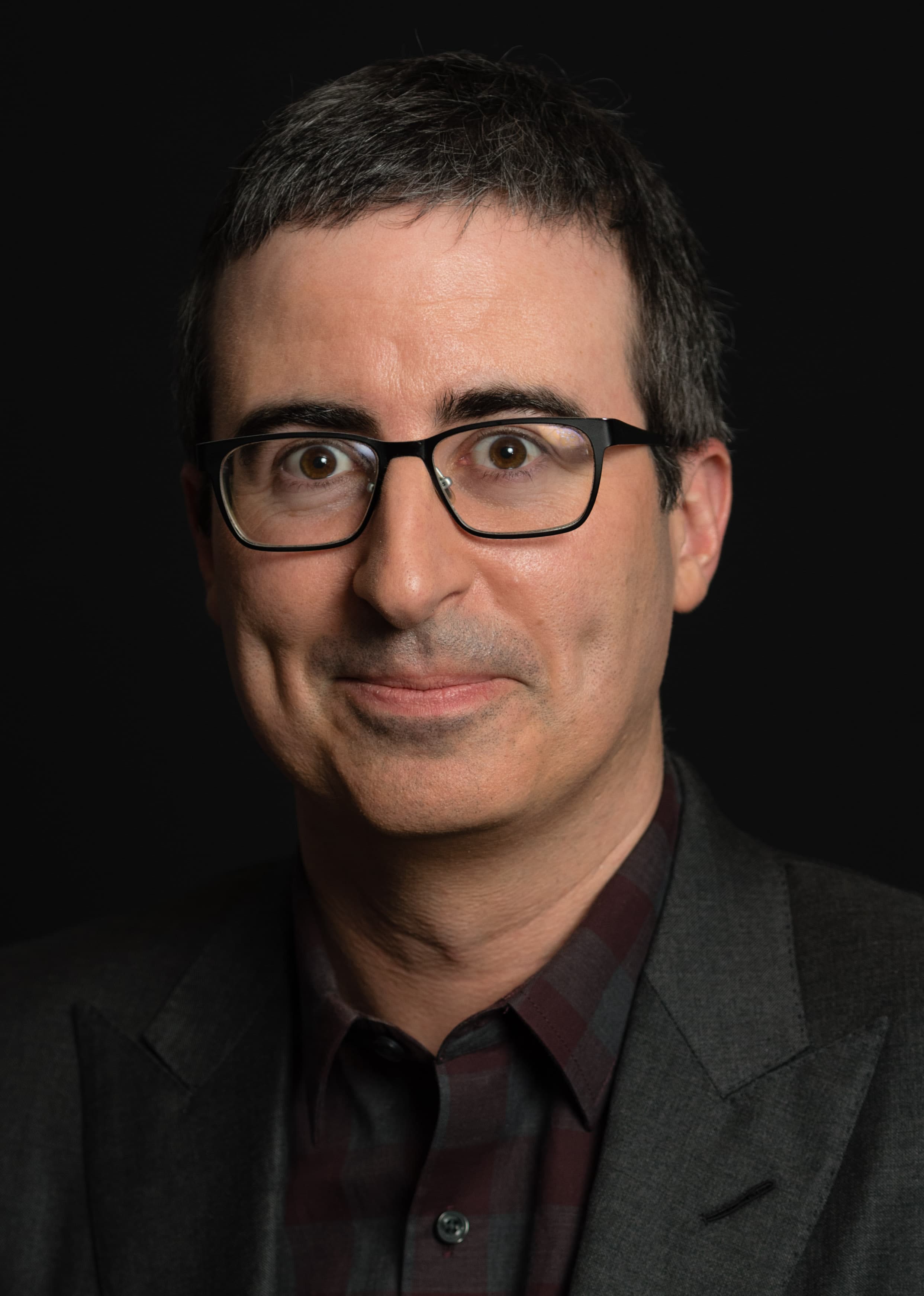 John Oliver's General Hospital Cameo Was a Masterclass in Soap Opera Absurdity